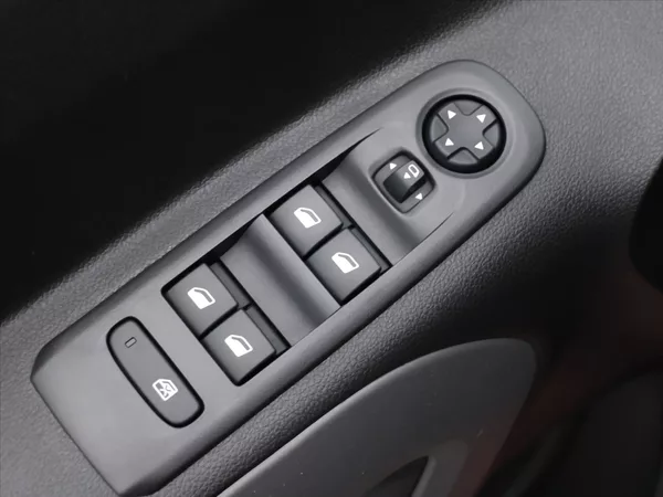 Citroën Berlingo 1.5 HDi 75kW CZ Feel 1.Maj - foto 15
