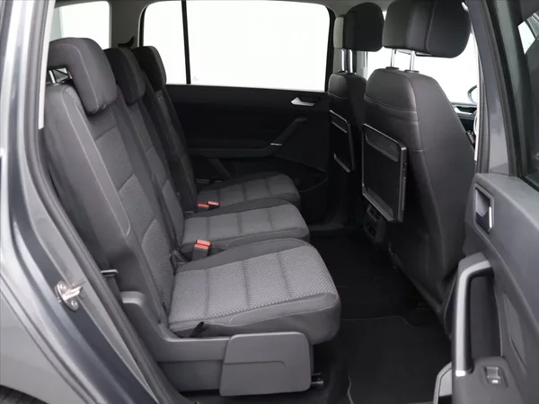 Volkswagen Touran 1,6 TDI DSG Panorama LED 1.Maj - foto 14