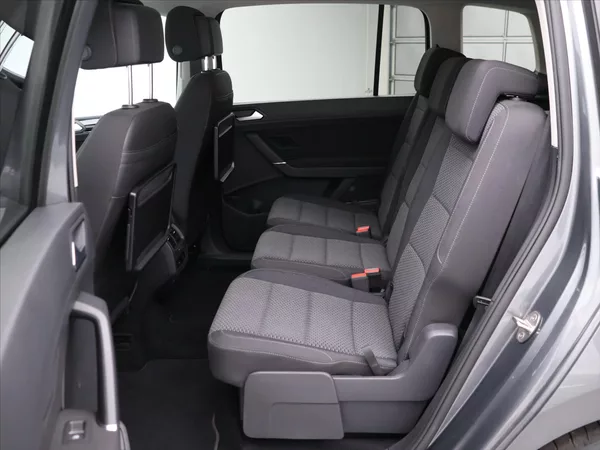 Volkswagen Touran 1,6 TDI DSG Panorama LED 1.Maj - foto 15