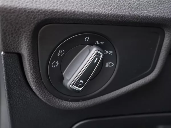 Volkswagen Touran 2.0 TDI 110kW DSG 7-Míst DPH - foto 16