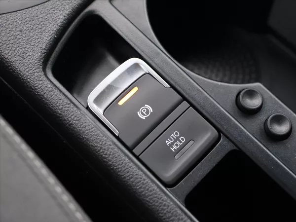 Volkswagen Touran 2.0 TDI 110kW DSG 7-Míst DPH - foto 26