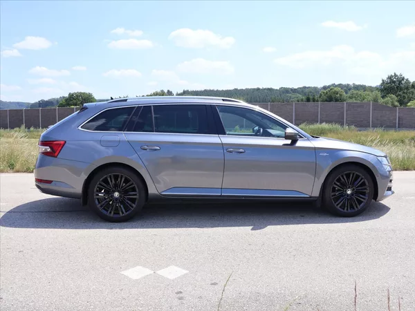 Škoda Superb 2,0 TDI 147kW CZ 4x4 L&K DSG D - foto 10