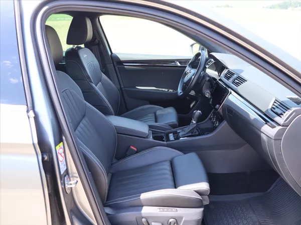Škoda Superb 2,0 TDI 147kW CZ 4x4 L&K DSG D - foto 14