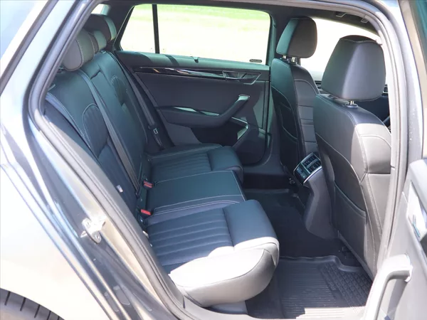 Škoda Superb 2,0 TDI 147kW CZ 4x4 L&K DSG D - foto 15