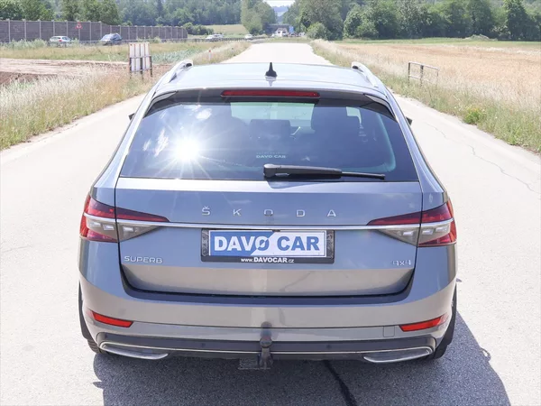Škoda Superb 2,0 TDI 147kW CZ 4x4 L&K DSG D - foto 7