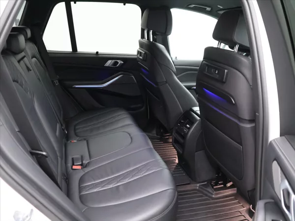 BMW X5 3,0 M50d 294kW CZ DPH FULL SER - foto 15