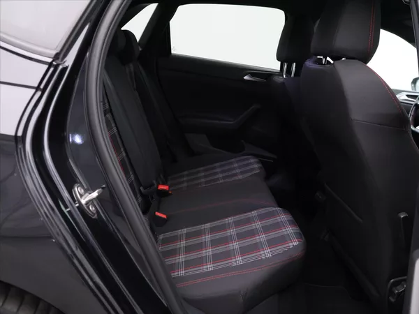 Volkswagen Polo 2,0 TSI GTI DSG Virtual Matrix - foto 13