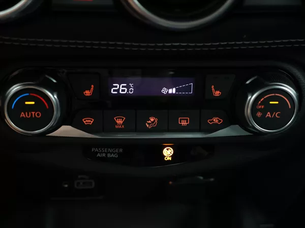 Nissan Juke 1,0 DIG-T Automat CZ Tekna DPH - foto 26