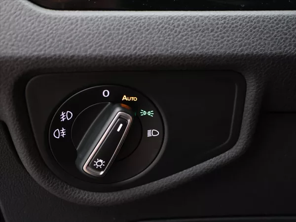 Volkswagen Touran 2,0 TDI 110kW Highline DSG DPH - foto 17