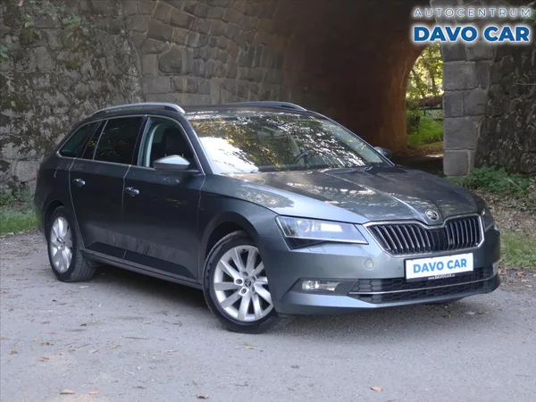 Škoda Superb 2,0 TDI 110 kW Style DSG - foto 35