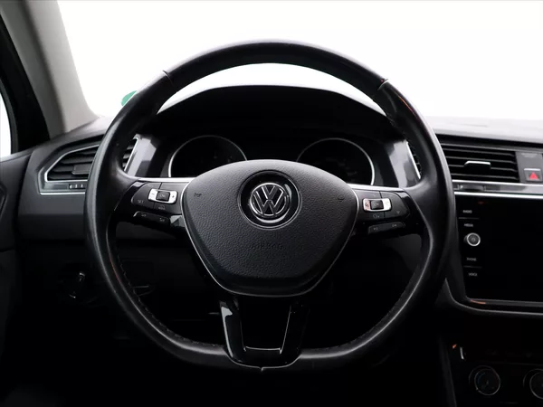 Volkswagen Tiguan 1.4 TSI 110kW LED Navi 1.Maj. - foto 19
