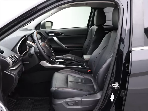 Mitsubishi Eclipse Cross 1,5 T-Mivec 120kW LED Kůže - foto 11