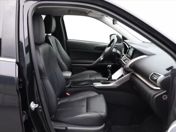 Mitsubishi Eclipse Cross 1,5 T-Mivec 120kW LED Kůže - foto 12