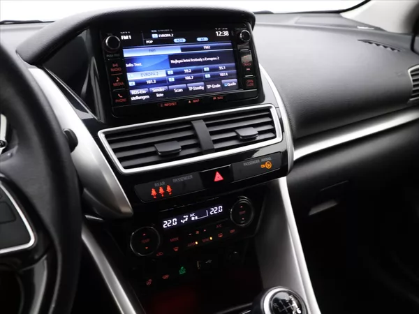 Mitsubishi Eclipse Cross 1,5 T-Mivec 120kW LED Kůže - foto 18