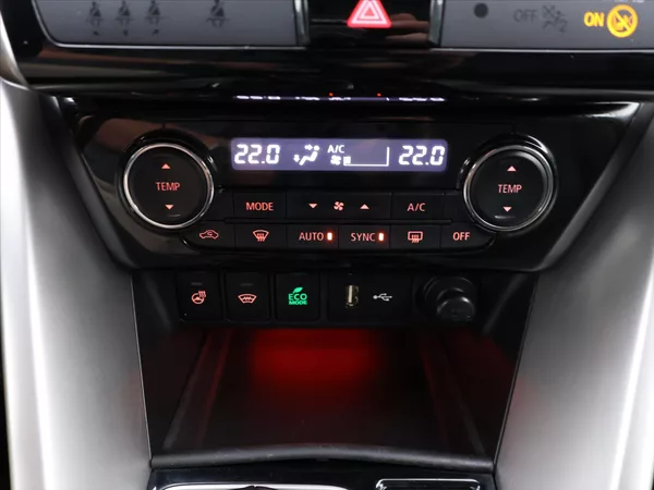 Mitsubishi Eclipse Cross 1,5 T-Mivec 120kW LED Kůže - foto 23