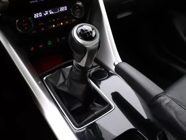 Mitsubishi Eclipse Cross 1,5 T-Mivec 120kW LED Kůže - foto 24
