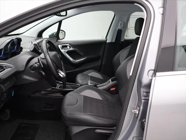 Peugeot 2008 1,2 VTi 60kW AT,Navi - foto 11