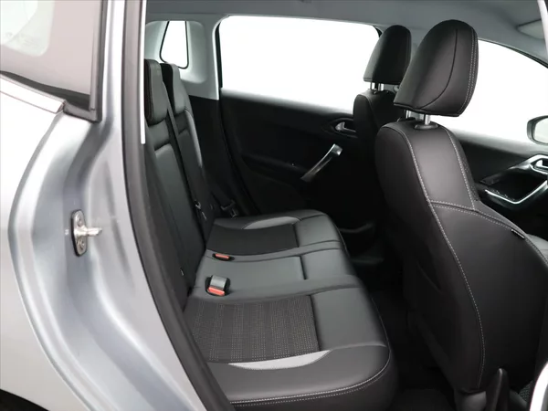 Peugeot 2008 1,2 VTi 60kW AT,Navi - foto 13