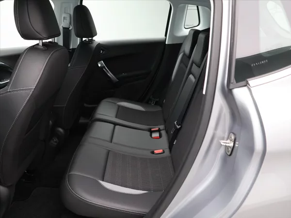 Peugeot 2008 1,2 VTi 60kW AT,Navi - foto 14