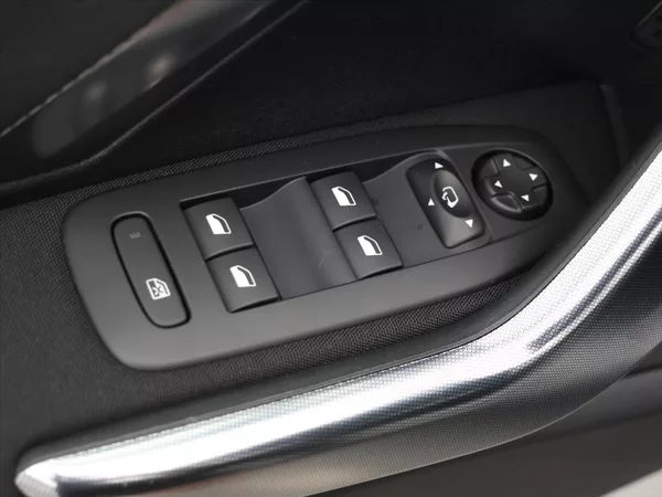 Peugeot 2008 1,2 VTi 60kW AT,Navi - foto 15
