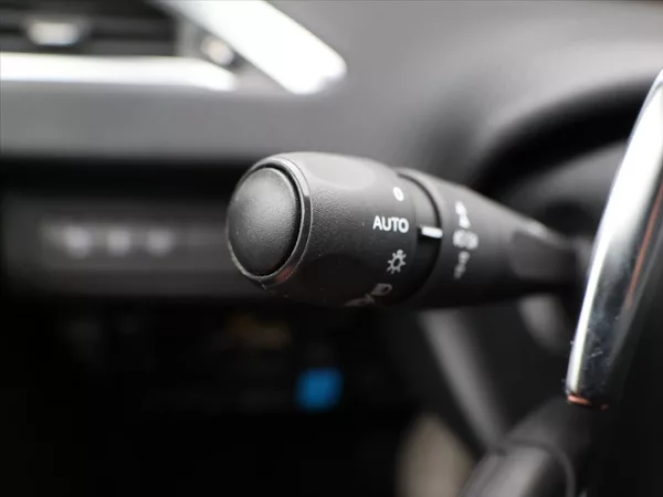 Peugeot 2008 1,2 VTi 60kW AT,Navi - foto 19