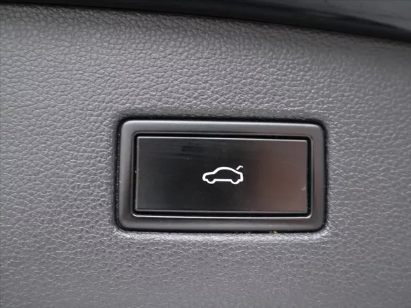 Volkswagen Tiguan 1.4 TSI 110kW Virtual 1.Maj. - foto 11