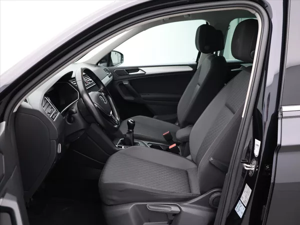 Volkswagen Tiguan 1.4 TSI 110kW Virtual 1.Maj. - foto 12