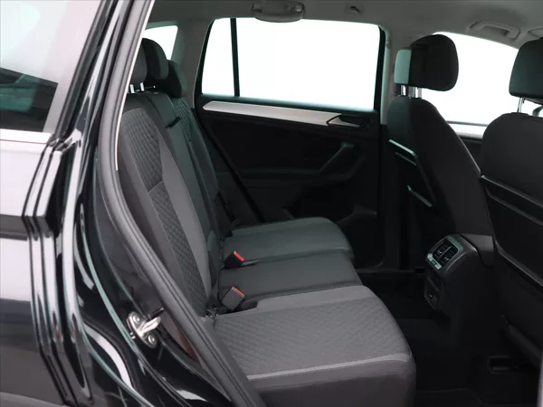 Volkswagen Tiguan 1.4 TSI 110kW Virtual 1.Maj. - foto 14