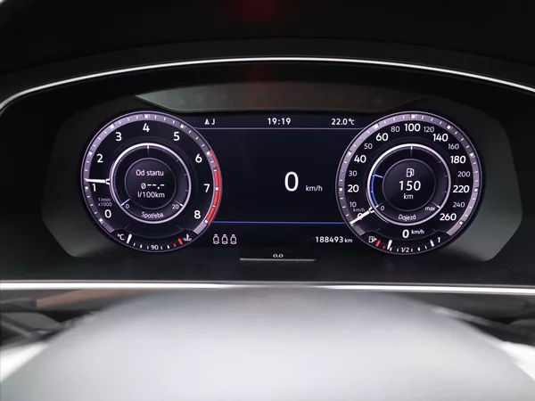 Volkswagen Tiguan 1.4 TSI 110kW Virtual 1.Maj. - foto 18