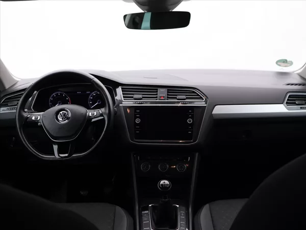 Volkswagen Tiguan 1.4 TSI 110kW Virtual 1.Maj. - foto 25