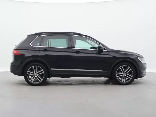Volkswagen Tiguan 1.4 TSI 110kW Virtual 1.Maj. - foto 8