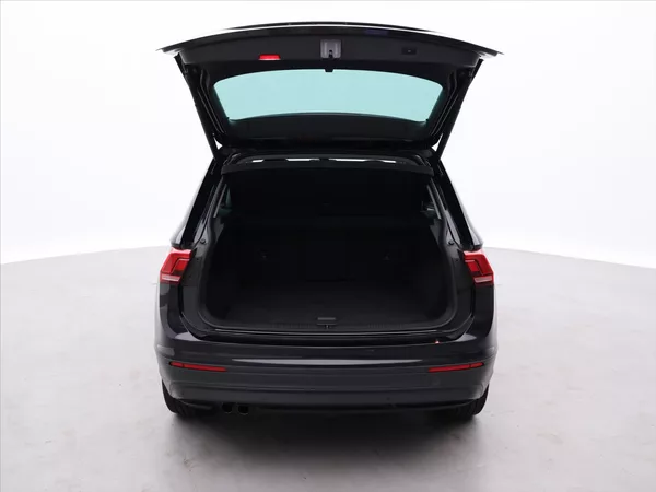 Volkswagen Tiguan 1.4 TSI 110kW Virtual 1.Maj. - foto 9