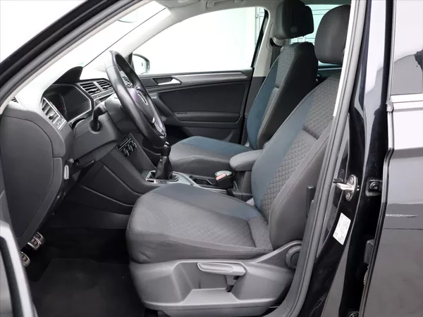 Volkswagen Tiguan 1,5 TSI 110kW LED Virtual 1.Ma - foto 11