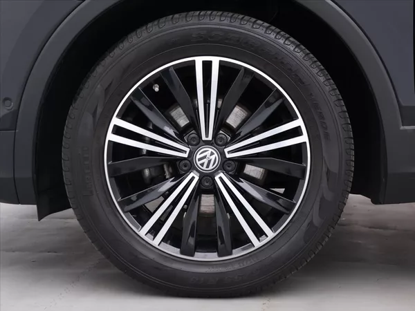 Volkswagen Tiguan 1,5 TSI 110kW LED Virtual Navi - foto 32