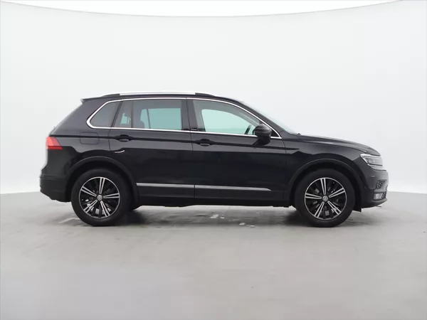 Volkswagen Tiguan 1,5 TSI 110kW LED Virtual 1.Ma - foto 8