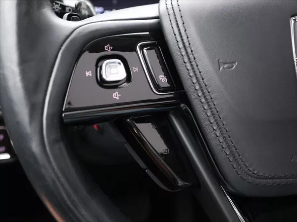 Lincoln Aviator 3,0 EvoBoost V6 AWD CZ - foto 25