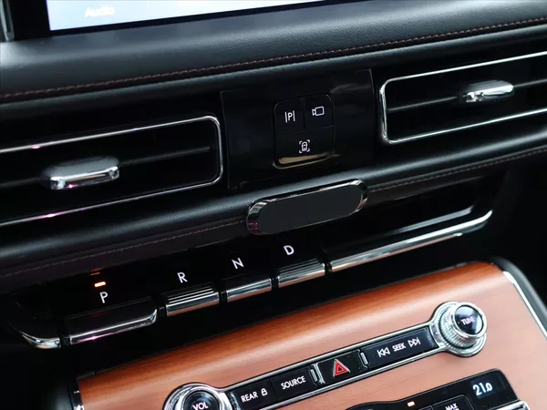 Lincoln Aviator 3,0 EvoBoost V6 AWD CZ - foto 30