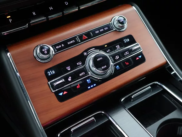 Lincoln Aviator 3,0 EvoBoost V6 AWD CZ - foto 31