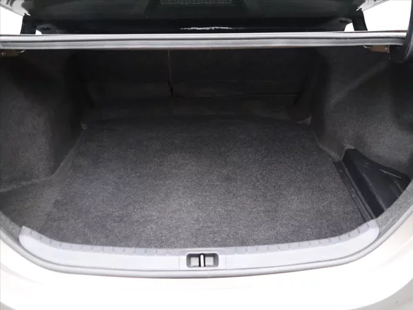 Toyota Corolla 1,6 VVT-i Aut. CZ Executive - foto 10