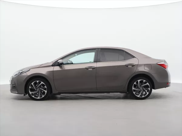 Toyota Corolla 1,6 VVT-i Aut. CZ Executive - foto 4