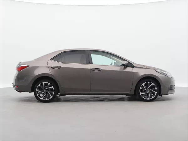 Toyota Corolla 1,6 VVT-i Aut. CZ Executive - foto 8