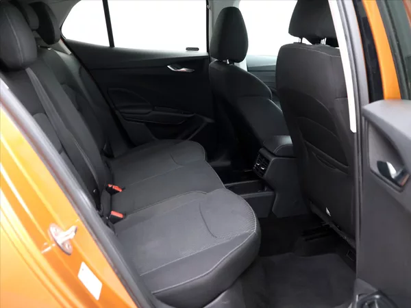 Škoda Fabia 1,0 TSI 81kW CZ Style DPH - foto 13