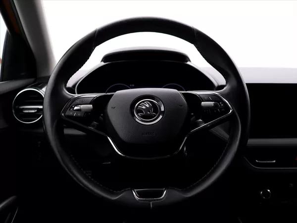 Škoda Fabia 1,0 TSI 81kW CZ Style DPH - foto 18