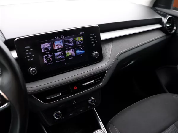 Škoda Fabia 1,0 TSI 81kW CZ Style DPH - foto 23