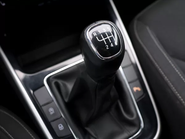 Škoda Fabia 1,0 TSI 81kW CZ Style DPH - foto 28