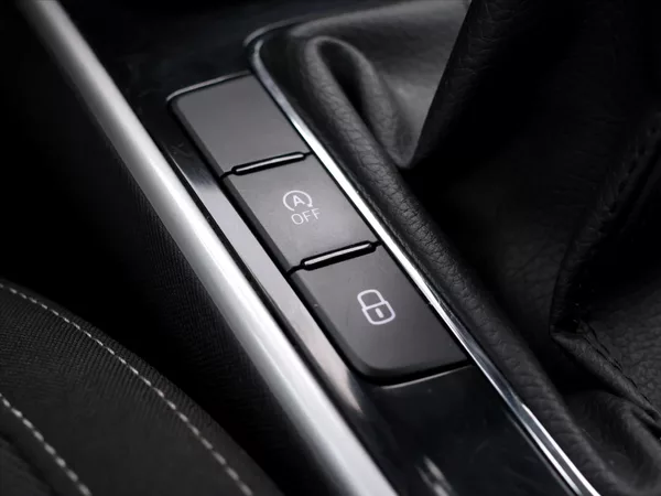Škoda Fabia 1,0 TSI 81kW CZ Style DPH - foto 29