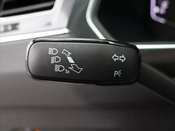 Volkswagen Tiguan 2,0 TSI 140kW 4MOT DSG DPH Ele - foto 17