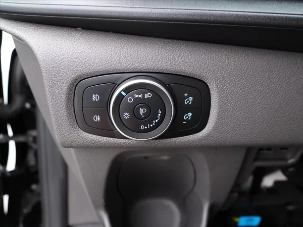 Ford Transit Custom 2.0 TDCI 95 kW CZ DPH Automat - foto 17