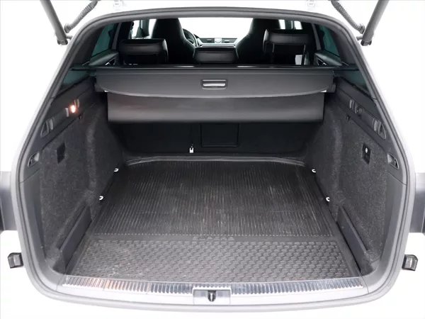 Škoda Superb 2,0 TDI DSG 4x4 Sportline - foto 10