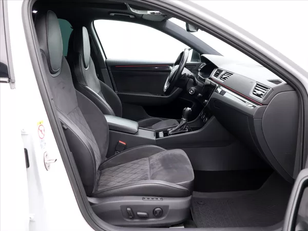 Škoda Superb 2,0 TDI DSG 4x4 Sportline - foto 13